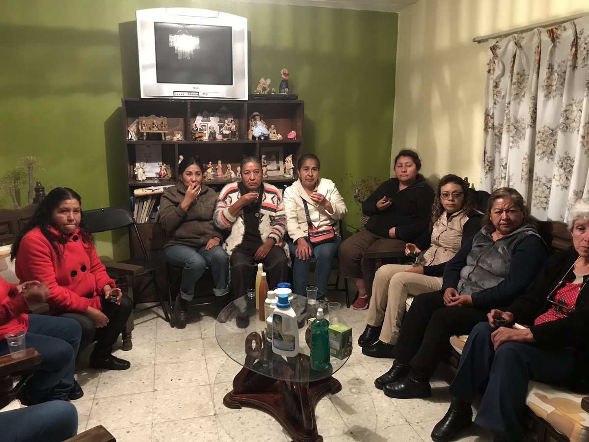 CitlaliJR's tweet photo. Porque creo en las #Mujeres y en su poder para transformar!
Capacitación en #Zapotlán mil gracias amigas por recibirme en su casa!
#PoderMultinivel
#InspiraT
#FelizMiércoles https://t.co/dS33xZjeNq