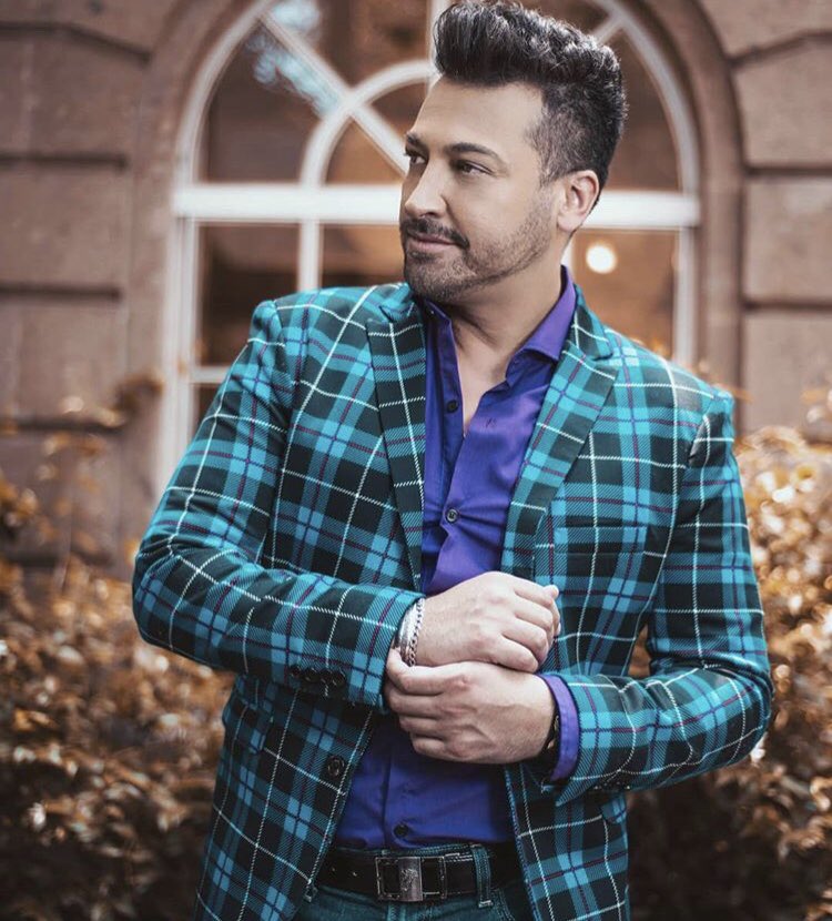 PabloRuizOf's tweet photo. Hola!! Excelente miércoles para todos, recuerden ser felices y disfrutar al máximo todo lo que hagan 😘 Besos .
#pabloruiz #picoftheday #singer #argentina #mexico #musica #feliz https://t.co/rmXhmqCJRZ