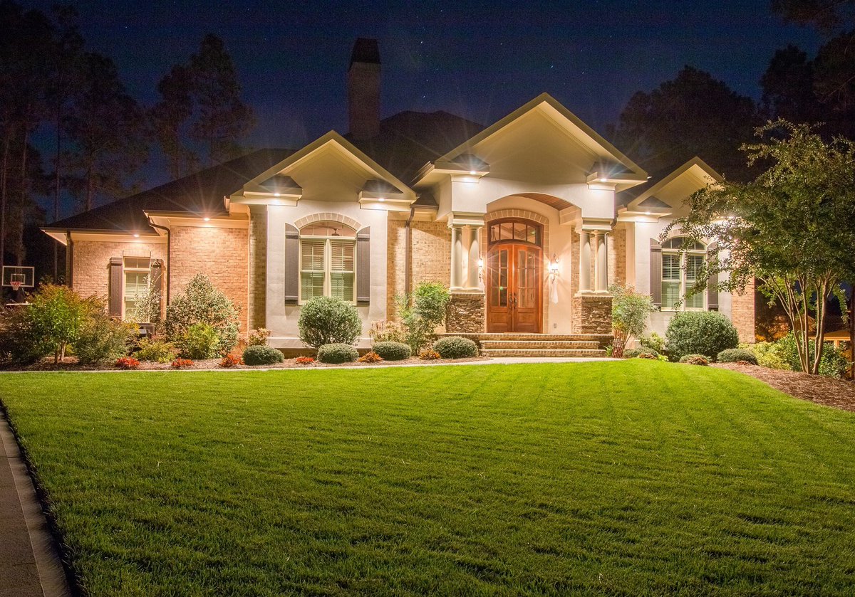 MastersPropInc's tweet photo. Those cool, fall nights are finally here and we love how our homes look under the lights! Great shot by @HR_MediaUSA  #MastersQuality https://t.co/RO07pTdFrn