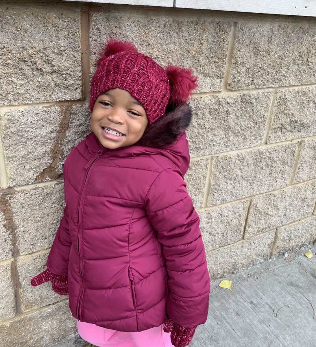 ANGiiE_Bhadd's tweet photo. A’Mia Rocking Her New Coat Glove &amp; Hat Set #FallTingz🍁 https://t.co/zbsZOFZnmL