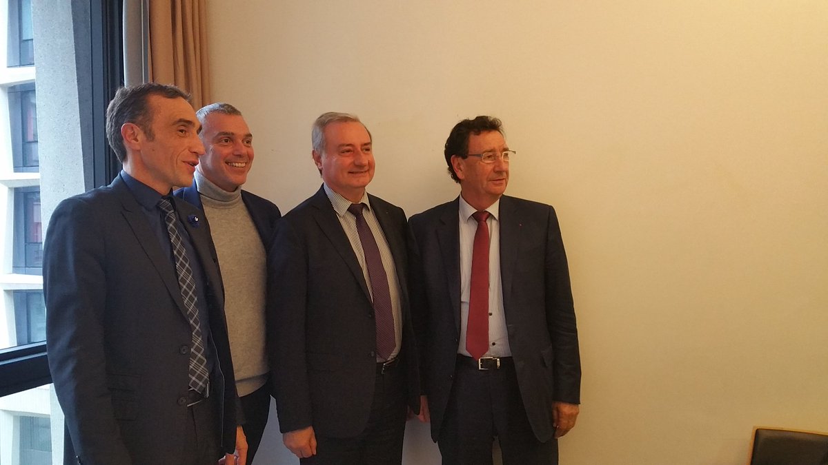 Raymond Vall (@raymondvall) on Twitter photo Rencontre fructueuse avec <a href="/arnaudviala/">Arnaud Viala</a> & <a href="/JFCesarini/">Cesarini JF</a>, auteurs du rapport sur les progrès de la déconcentration de notre pays et les projets de #territoires qui nous a permis de mieux faire comprendre l'utilité des contrats de réciprocité <a href="/jlmoudenc/">Jean-Luc Moudenc</a> <a href="/France_urbaine/">France urbaine</a> <a href="/TlseMetropole/">Toulouse Métropole - INACTIF</a> Rencontre fructueuse avec <a href="/arnaudviala/">Arnaud Viala</a> & <a href="/JFCesarini/">Cesarini JF</a>, auteurs du rapport sur les progrès de la déconcentration de notre pays et les projets de #territoires qui nous a permis de mieux faire comprendre l'utilité des contrats de réciprocité <a href="/jlmoudenc/">Jean-Luc Moudenc</a> <a href="/France_urbaine/">France urbaine</a> <a href="/TlseMetropole/">Toulouse Métropole - INACTIF</a>