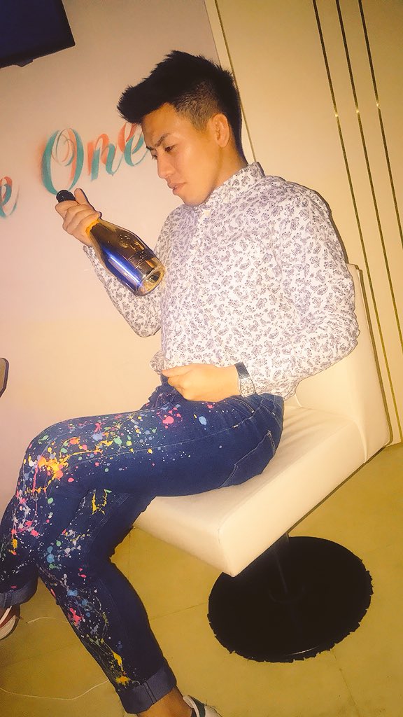 11月11日イベントやります✨
この日はポッキーの日でもあり...

なんと僕がDJデビューするかもよww
みんな見に来てください✌️

ポッキー何百個なげようかな！