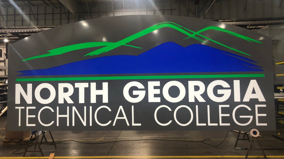 SignFaces's tweet photo. We loved working with Jaymarz Signs &amp; Graf-x in Toccoa, Georgia to manufacture this massive sign for North Georgia Technical College! Team work makes the dream work 💪 Thanks for the pics! https://t.co/l6oB75Kb7o