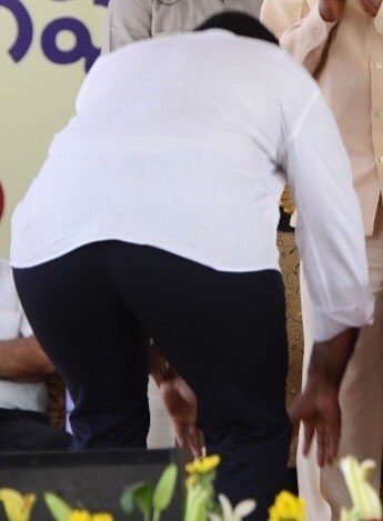 DraUzKdU8AAhH-u.jpg:large