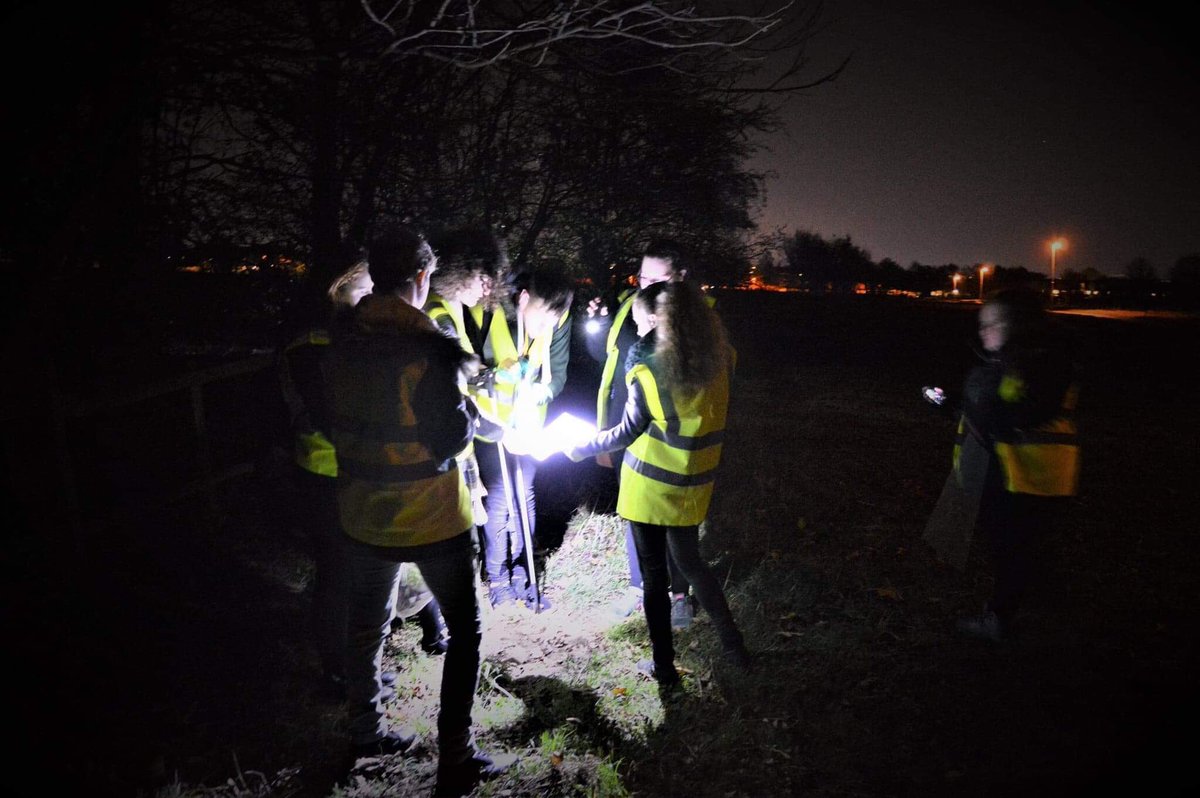 uolecosociety's tweet photo. It’s fair to say last night was a massive success! 🎉Not only did we collect loads of rubbish from our lovely Lincoln, but we also did a spot of plant identification ❤️ Thank you to everyone who came along and made a difference 🌿 #WeAreLincoln #LoveLincoln #lincolnuni https://t.co/N0Mca9ZtKP
