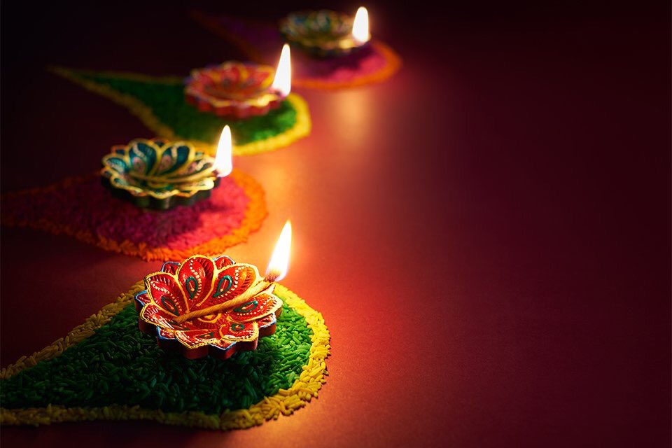 sajidjavid's tweet image. Wishing all Hindus, Sikhs &amp;amp; Jains celebrating the Festival of Lights a very happy Diwali 🙏🏽🎇 🎆 🙏🏽#Diwali