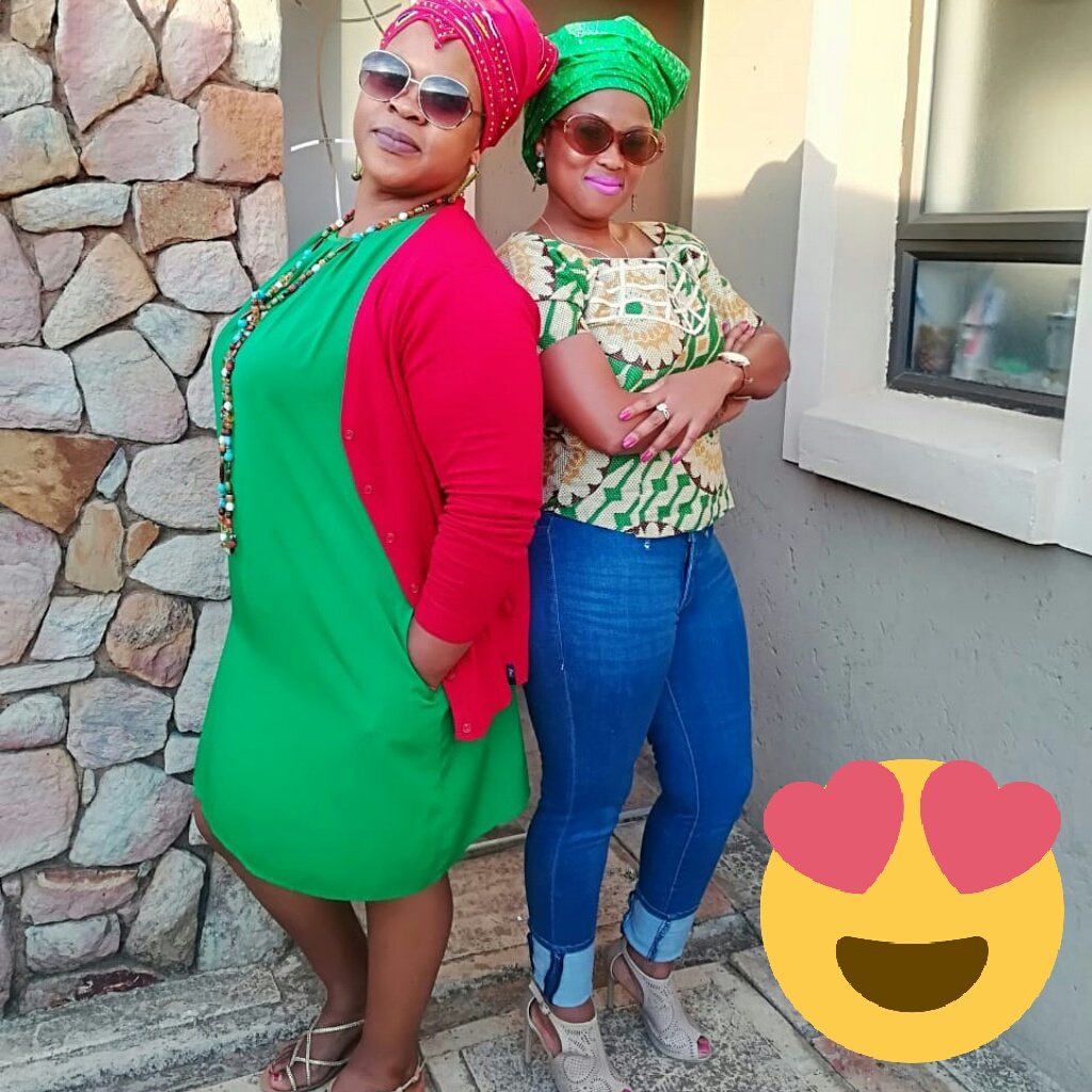 LmModise's tweet image. Sister love..