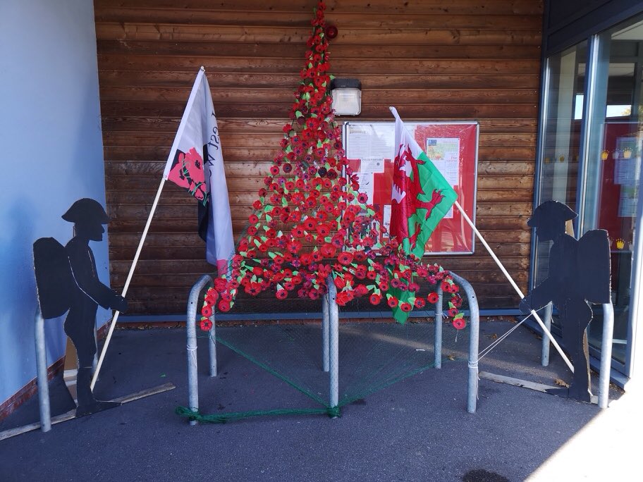 Respect for 'The Fallen'. Hywel Dda Primary School's poppy display. #rbl100 #poppyappeal2018