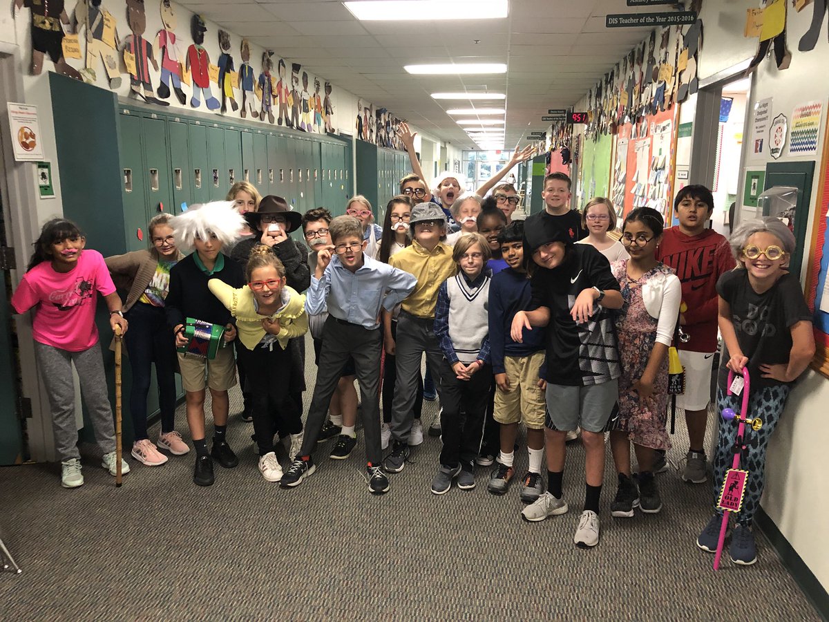 Love having fun with such a great homeroom! We voted to dress as Old Timers for our class picture! 😂 @DonDurhamSLC