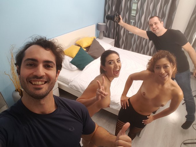 Secon shooting, Espa&ntilde;a vs M&eacute;xico, llevan ventaja, me van a reventar... #treesome #VR #porn @fridasante<a href="/tag/treesome"class="tags"><span>#treesome</span></a><a href="/tag/porn"class="tags"><span>#porn</span></a><a href="/tag/vr"class="tags"><span>#vr</span></a>