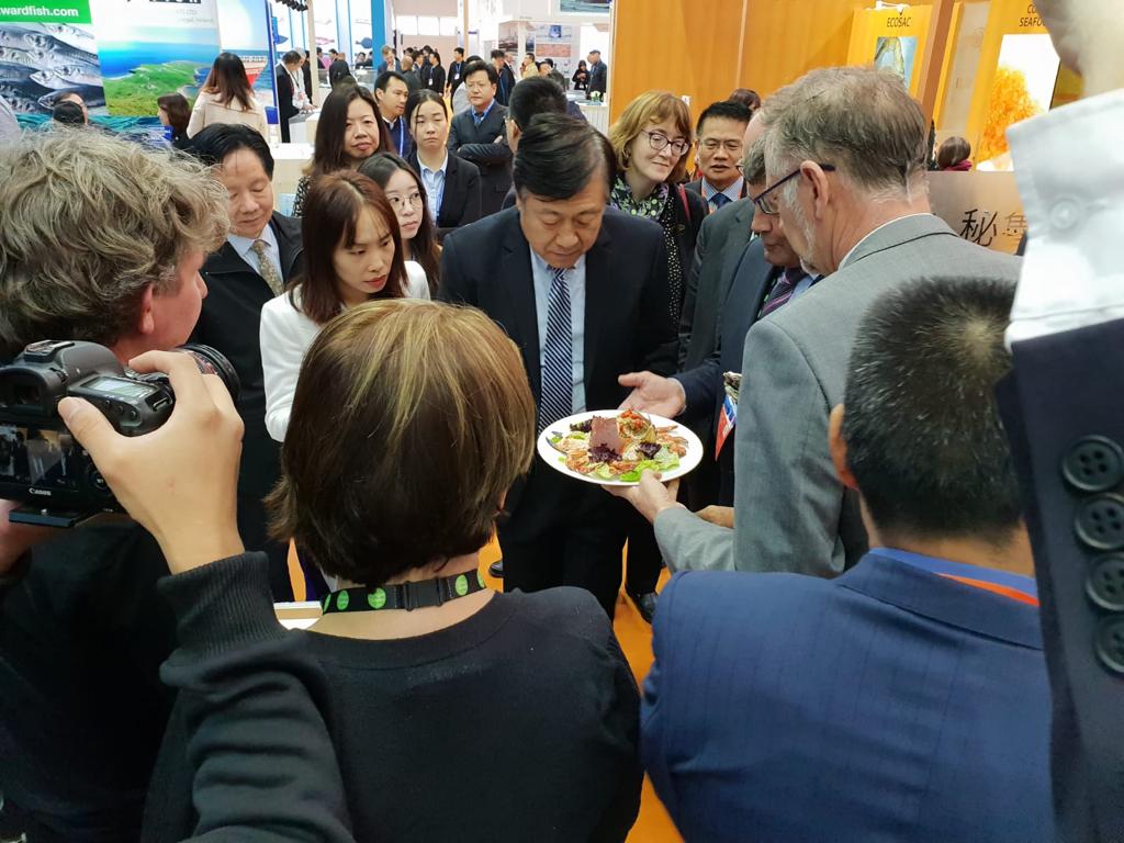 UdarasnaG's tweet photo. Three of Údarás na Gaeltachta's client companies, Achill Oysters, Sliogéisc na Rosann Teo. and Bia Mara (Déise) Teo., are attending an international trade expo in China this week #Gaeltacht https://t.co/zBUqbruQ2W