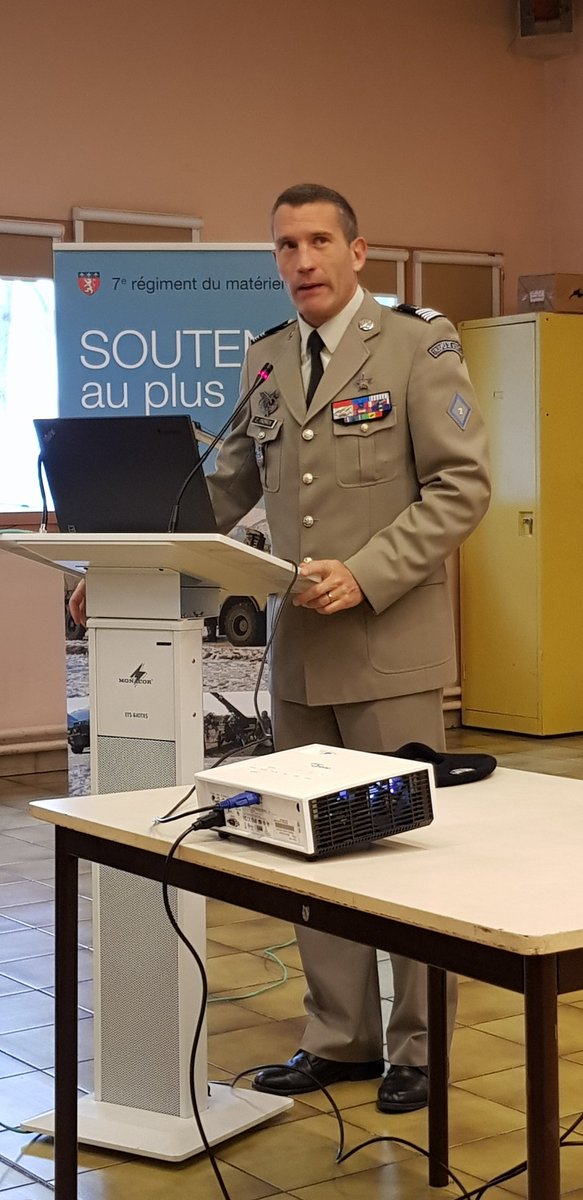 GardeNatFR's tweet image. Pour la #JNR2018, le 7e régiment du matériel #7RMAT  a organisé une journée découverte de ses activités ! Au programme : présentation de la #réserve composée de 140 personnels, interventions de #réservistes et d'employeurs etc. Bravo à tous pour l'organisation de  cette journée !