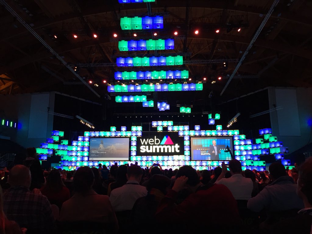 dotsbyOMD's tweet photo. “La gran causa de nuestro tiempo es La Paz digital” Brad Smith, Presidente de Microsoft Corporation #Websummit #dots by #OMD https://t.co/fKWFeBTL7s