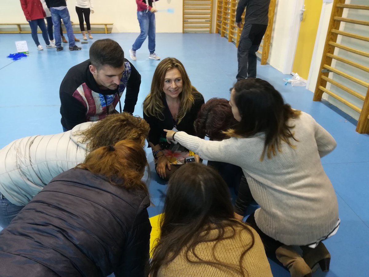 luna_br21's tweet photo. II Jornada de Patios Dinámicos. Sesión teórico - práctica con @geylagar y Yolanda Ortiz en @ceppenarroya https://t.co/gRY5dCUyQQ