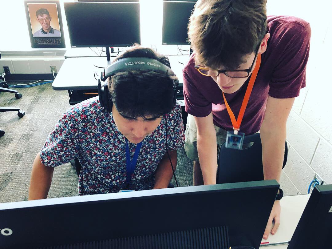 bearnationprod's tweet photo. Peer Critiques help improve our projects before we post our pieces.
#alliterationisfun #bearnation #avp #peercritique https://t.co/JGqxdDkLFw