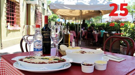 trattoriadanoi's tweet photo. ¡Cumplimos 25 años y queremos celebrarlo! 🎉🎉 
* Síguenos 
* Dale retweet a esta gráfica y participa por una deliciosa CENA PARA DOS en nuestra trattoria  🍝🍴🍷 
- Sorteo jueves 30/11/ 2018.
- La cena es válida por un consumo máximo de $25.000 por mesa. No incluye propinas. https://t.co/ErHdgsiicM