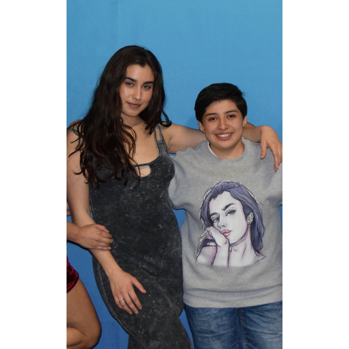 vicohyland's tweet photo. {\__/}
( • . •)
/ >❤️ Quieres mi corazón?

{\__/}
( • - •)
❤️< \ Pues no! Porque es de
                                {\__/}
                               (•. •   )
@LaurenJauregui❤️< \
#Expectations #ExpectationsMusicVideo #LaurenJauregui https://t.co/fRWB72fTYn