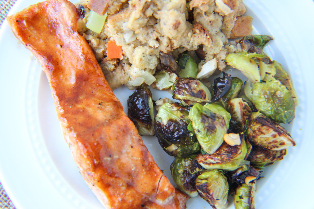 GarnishedGrat's tweet photo. Salmon with Apple-Bourbon Glaze | Garnished with Gratitude - At Thanksgiving, everyone thinks turkey. And while normally I'd be one of them, I've got this amazing Apple-Bourbon Glazed Salmon, that even the pilgrims wish they'd had! https://t.co/uYxtMsoIBT https://t.co/miRXAMZLtd