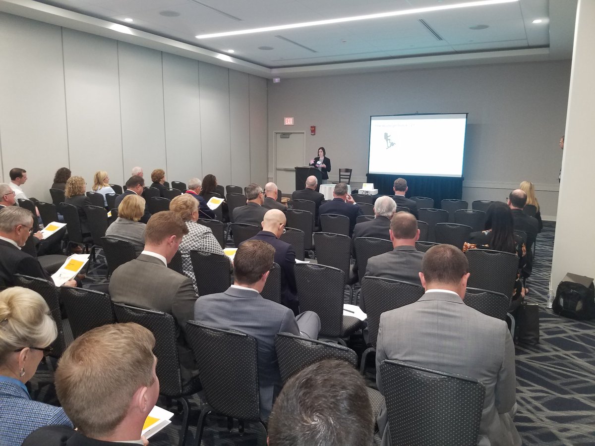 ohiobankers's tweet photo. Our friends from @CroweUSA taking #CECL at #OBLAM18 https://t.co/yCenrMcrZ6