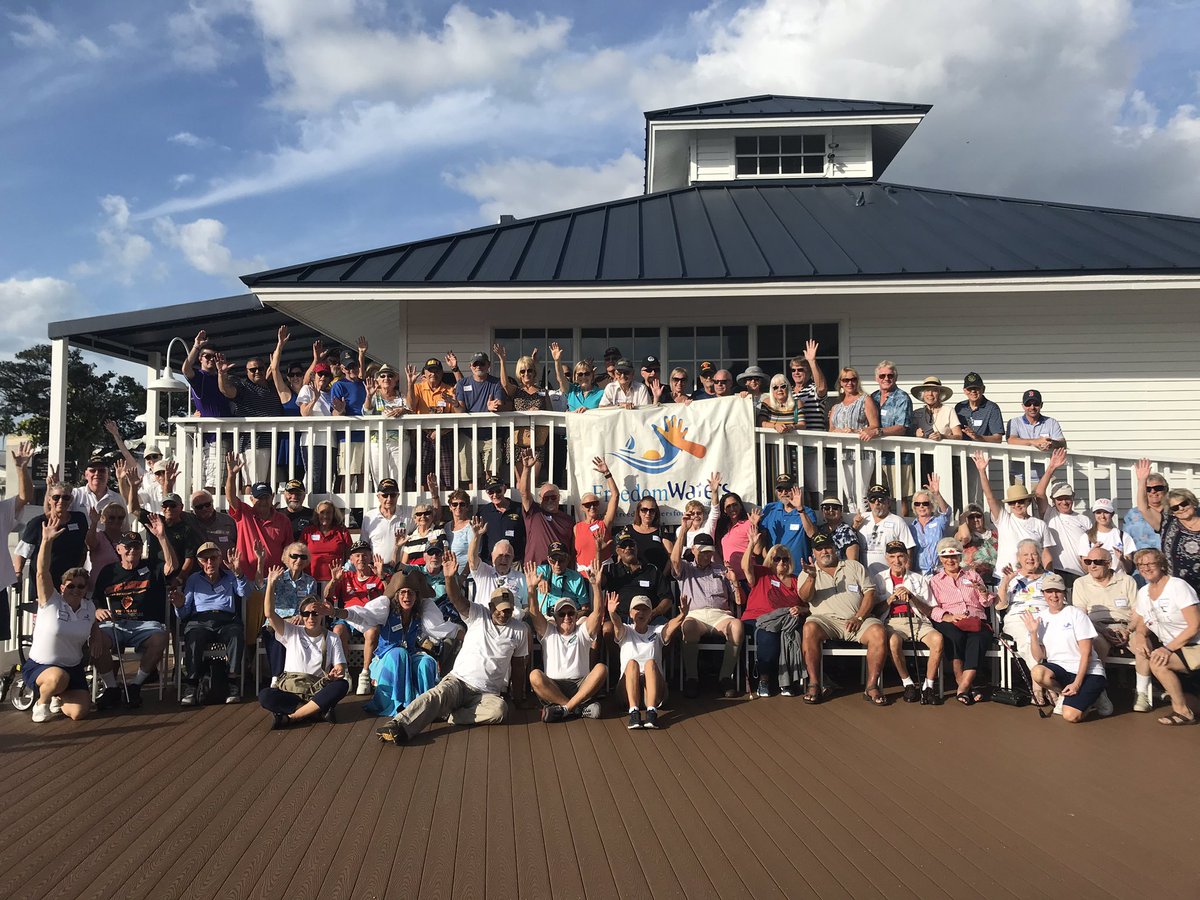 NaplesPrincesss's tweet photo. Looking to do something a little different for your holiday party this year? Join us on the Naples Princess for an afternoon or sunset cruise! Space is filling up quickly! (239)649-2275 #portocall #corporateevents #christmasparty #naplesprincess https://t.co/7hW1VwjHjs