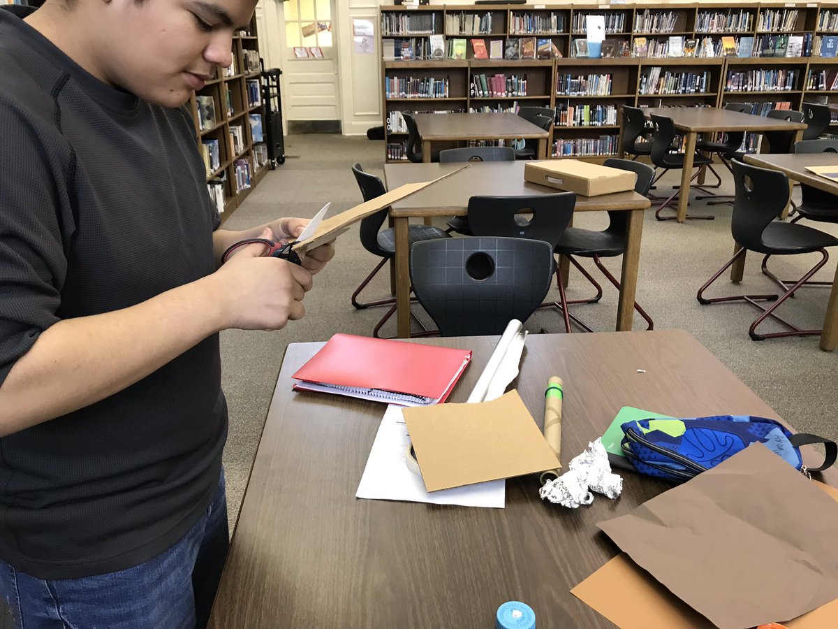 LauraLyons19's tweet photo. ESL Ss making props in Makerspace for US History Reader’s Theater video. @WileyMS #makerspace https://t.co/AY1H9pDxxk