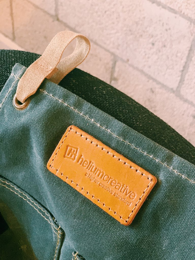 heliumcreative's tweet photo. We love what we do and it shows in what we do. That’s a good thing.
-
It's all in the details. New helium creative #aprons for the #heliumteam https://t.co/LYyr8XXwxe