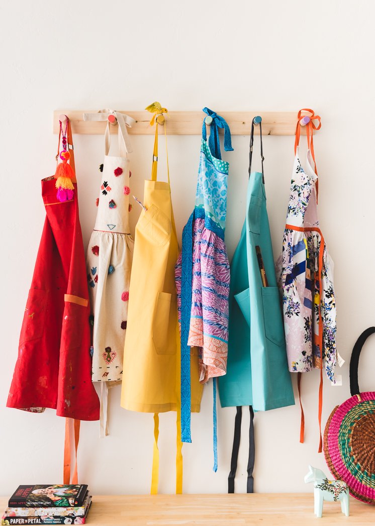 AssoRealise's tweet photo. If you're in need of an organizing hack, look no further! We used @FiskarsAmericas new DIY tool line to create this Wood Coat Rack for our aprons and we're obsessed! Tutorial on Lars! https://t.co/2YlEUJ1vH4  #fiskars #ad #hellodiy https://t.co/rqAbSg2DOW
