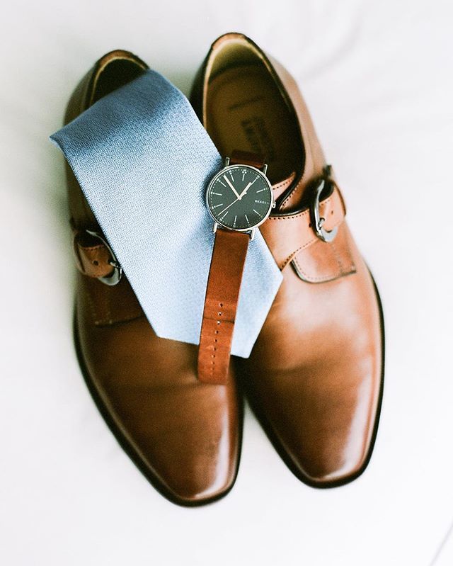 SincerelyPete's tweet photo. Handsome details on point. Photographer @lissa_ryan ...
.
.
.
.
#dcwedding #vawedding #virginiawedding #weddinginspo #instawed #instawedding #ACreativeDC  #weddingplanner #weddinginspiration #wedding #weddingplanning #engaged  #weddingseason #weddingday … https://t.co/Ehen8ZTRnJ https://t.co/lzp9SoThKJ
