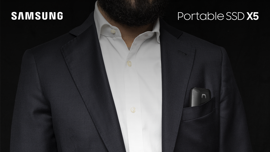 SamsungBizIT's tweet photo. Con Samsung #PortableSSDX5 puoi portare sempre in tasca professionalità ed eleganza senza mai rinunciare alla velocità. Scopri di più sul nostro sito: https://t.co/SfO2L09n2O #GoFurther #LightningSpeed https://t.co/vVp4ZdJpWp
