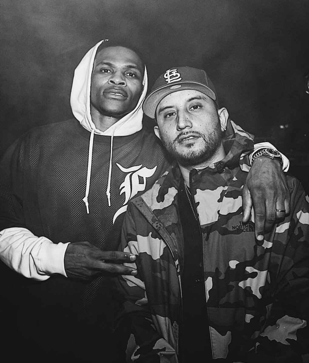 ListSocialgroup tweet media