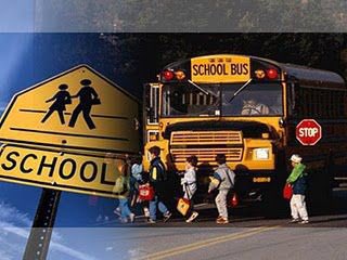 RCMPPEI's tweet photo. We mean it, do NOT pass school busses with flashing red lights! https://t.co/37HMj2iIbl https://t.co/BHPvHD11dq