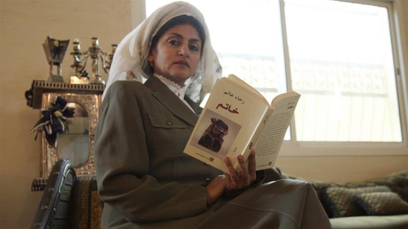 SarahAlOxoxo's tweet photo. PLEASE sign/share this petition from @cuLegalStudies students to the Canadian govt to call for #Saudi activist Hatoon Al-Fassi's release.
She was arrested as part of #MBS' crackdown on female activists.
#CU4ALFassi @WM_Global @b_momani @HannaBokhari_
https://t.co/gEdZ97qc8C https://t.co/MrGpQs6b3e