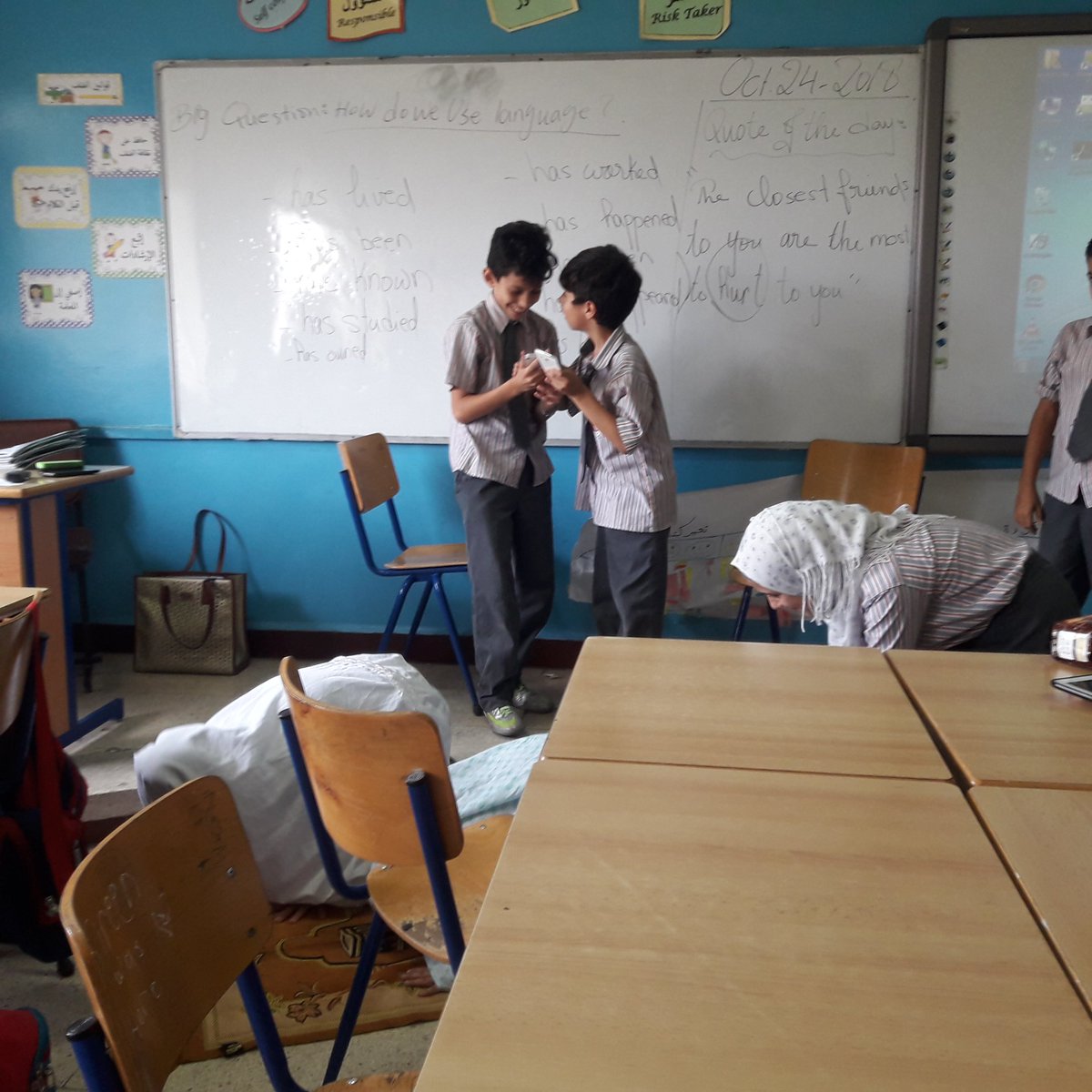 AtiehSamah's tweet photo. Showing a play creates special and unforgettable moments in the class# grade 6 learner performed their first play about "Internet Safety" @MakAishaSchool 
#Exhibition https://t.co/HV7ZADcekk