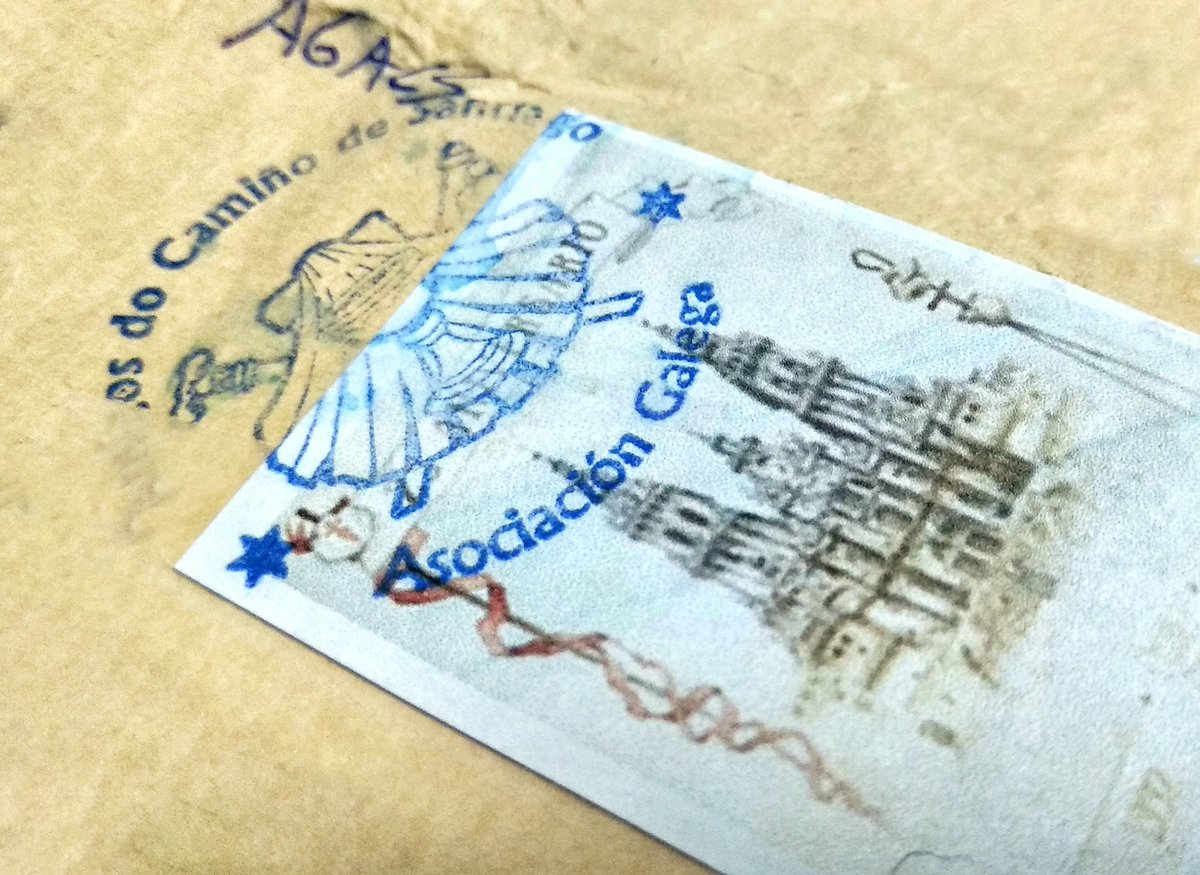 acaminosantiago's tweet photo. Agradecidos y orgullosos de recibir la revista Libredón de la Asociación galega de Amigos del Camino #AGACS donde aparece nuestra foto premiada en su concurso fotográfico por su XXV Aniversario.
https://t.co/l2QE6F6UBB
#peregrinos #pilgrims #wayofstjames https://t.co/sXlARzMX4R