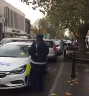 Police car given a parking ticket for stopping "for a few minutes" dlvr.it/Qqh0QW
