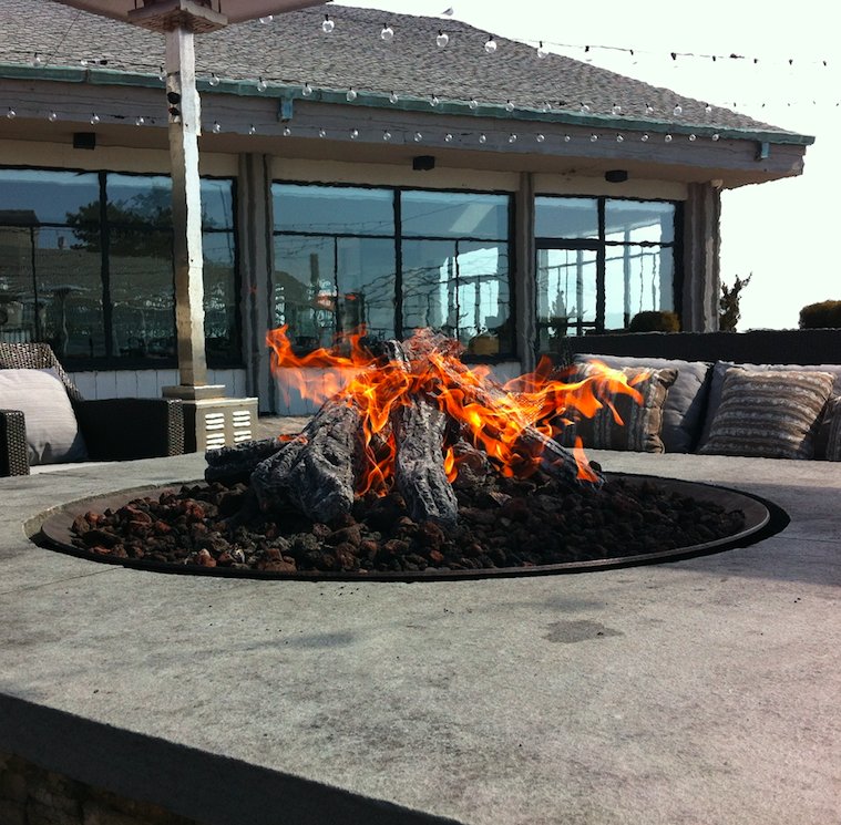 HPCFire's tweet photo. More and more #restaurants and #resorts are adding #FireFeatures to their properties to improve the customer experience. Our #firepits are engineered for commercial installations. #fireinspired https://t.co/SkbQU4a1yG