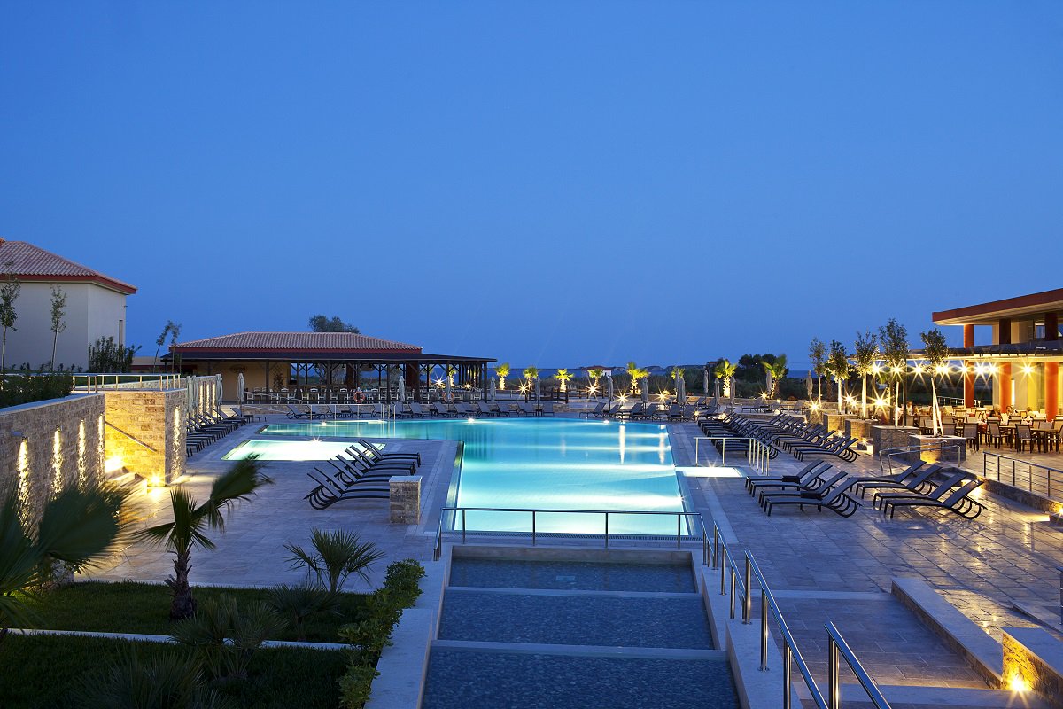ApollonionR's tweet photo. As the night falls, a magic scene arises! https://t.co/4gv3k5dSrN #ApollonionAsteriasResortSpaHotel #Lixouri #Xi #Kefalonia #pool #summer2019 https://t.co/dkjieeX0gD