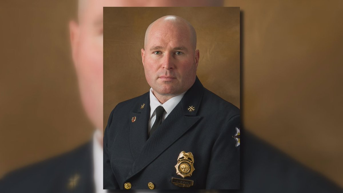 fireengineering's tweet photo. Georgetown (KY) #firefighter battling lung disease finds donor https://t.co/p8WWPXfw0K https://t.co/6IaiKdK2mn