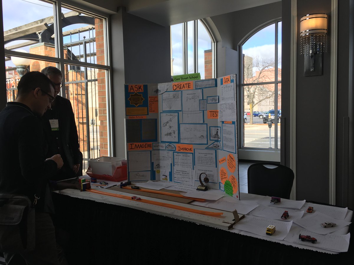 KelliLWells's tweet image. Creating awareness for #STEM at the Milwaukee STEM Forward event!
#SYSTEMnow18 #stemforward