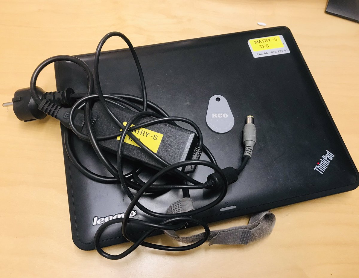 Då var dator, iPad, och nycklar inlämnade.. Ett nytt kapitel börjar, men det förra var så jäkla bra! Tack @Hejabyn för alla år på #häggviksförskolor DU är en fantastisk chef och jag kommer sakna dig!