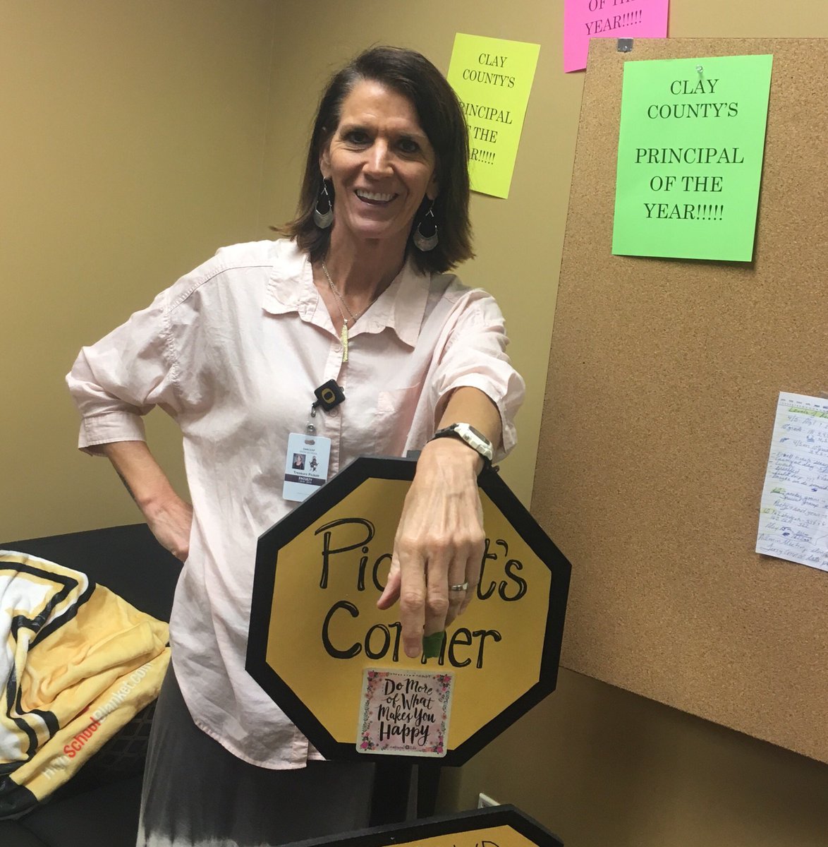 OHSKnightMedia's tweet photo. .@knightsschool We’re honored to  have Treasure Pickett as our Principal at #OakleafHighSchool Congratulations on being named the @oneclayschools #PrincipaloftheYear Knights rule the Kingdom! #JJohnson https://t.co/pqXFvBQ9Ou