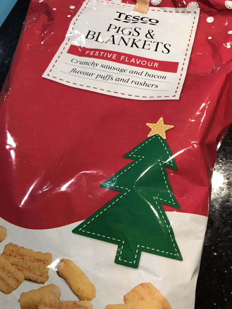 jopsmith's tweet image. Thought I’d start the Xmas festivities early with some @Tesco Pigs &amp;amp; Blankets crisps. They have little or no flavour and what they do have tastes neither like sausage or bacon! Glad I haven’t saved them for Xmas! So disappointing.
