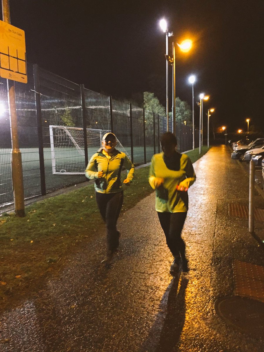 banbridgeac's tweet photo. The Winter βοΈ Training has definitely begun!!! Plenty of enthusiasm and motivation from our senior group who meet at Havelock Park 7pm - Tuesday Evenings! Plenty of goals and challenges being discussed already! #welldonebac #teamwork #runningni #banbridge https://t.co/CnytiouDbN