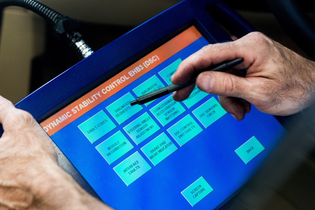 POMCARUS's tweet photo. Nationwide experienced technicians are standing by to inspect your next used car.  270-point inspection and you self-direct up to 3 focus areas.  
https://t.co/wq0IMZcnUd https://t.co/Ez5qWjh8bC