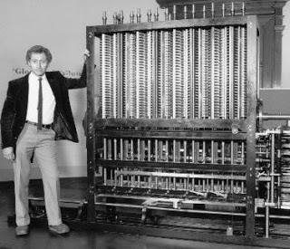 FTintared's tweet image. ¿Sabes en qué año surgieron las primeras impresoras? 🤔
🖨️Tenemos que ir a la década de 1940 para encontrar la primera computadora de la historia, la maquina analítica de Charles Babbage.