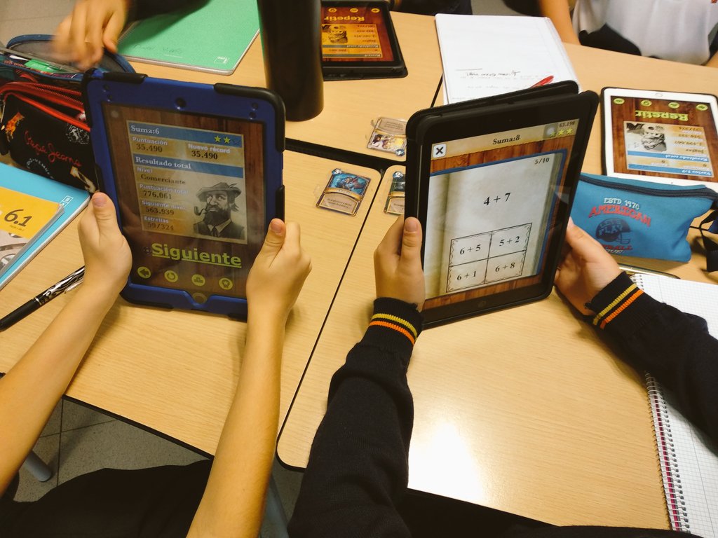 alvaronrubia's tweet photo. Clase de mates: calentamos con una app para trabajar el #cálculomental. Introducimos  a los alumnos en el tema con #flippclass; trabajamos sobre la sesión y al final un reto  #cooperativo que resuelven por tres vías distintas. Juntos llegamos más lejos @AlboradaColegio https://t.co/2O2wQKSPlv