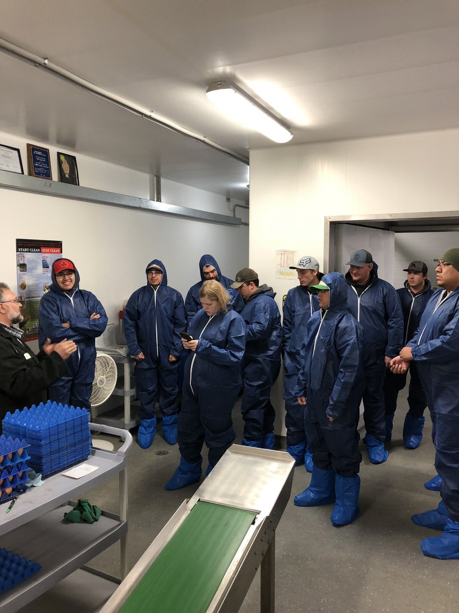 EFA_AB_eggs's tweet photo. Talking eggs, hens and housing at New York colony with students from lethbridge college #eggs #efa #engage https://t.co/gHLbZCtlkH