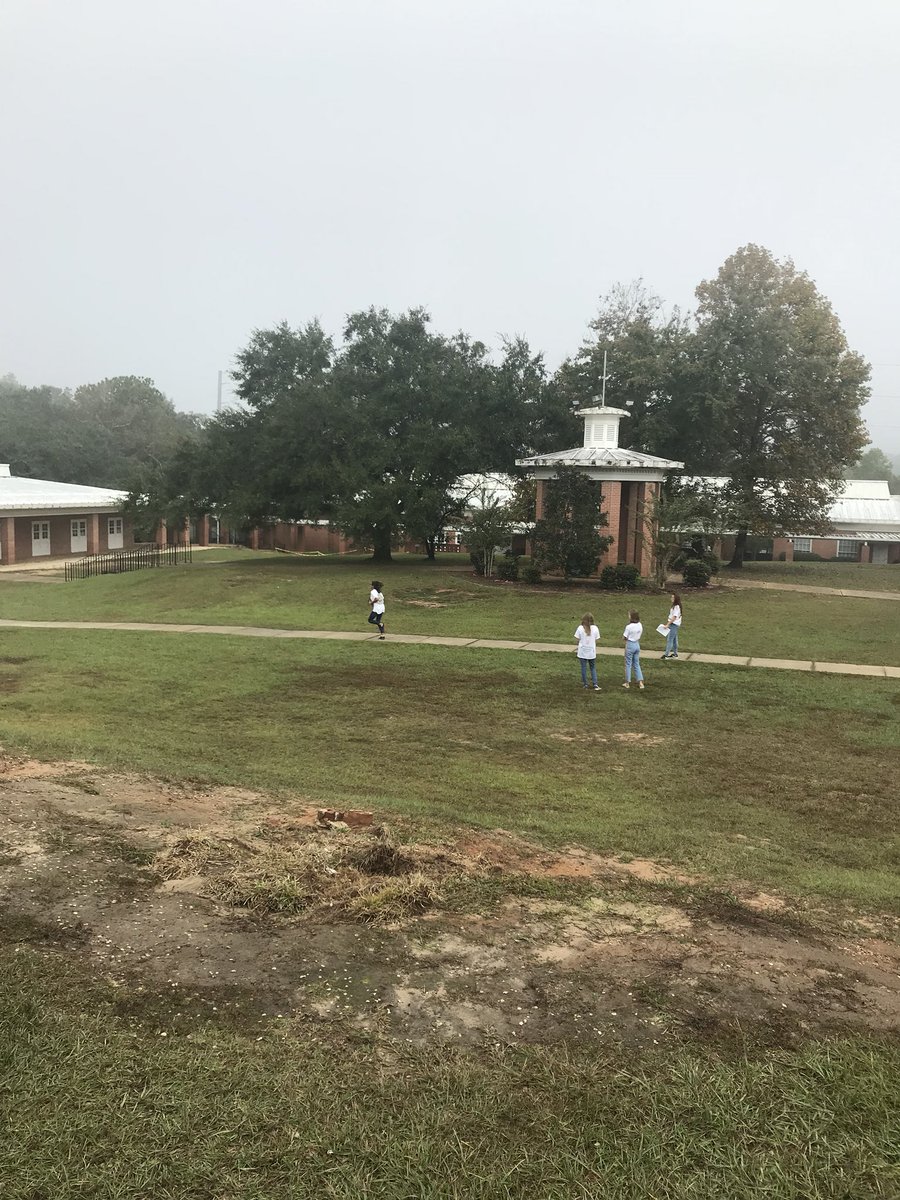 kperez919's tweet photo. Students in health class monitored their resting heart rate and after exercise and compared the two by graphing their data. Anytime the teacher says dance around or go run outside is fun! #healthclass #heartrate #wearestlukes @SLWildcats https://t.co/VC15fb8FSm