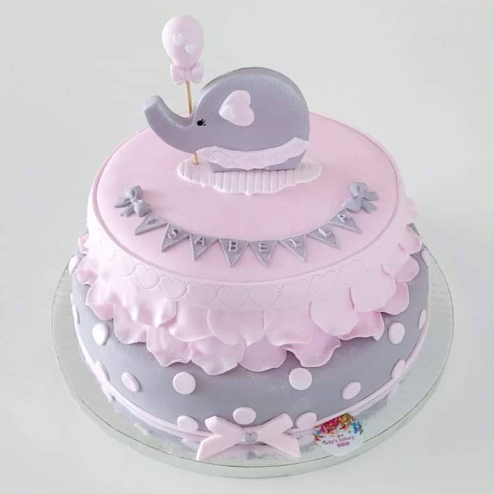 IlesBakery's tweet photo. ¡Feliz baby shower Bere & Marco! ✨ Que la llegada de Isabella sea maravillosa 💕 Gracias por su pedido 😊 #ilesbakery 💖 #babyshower #pasteldebabyshower #pasteldefondant https://t.co/w0ViFc6l0u