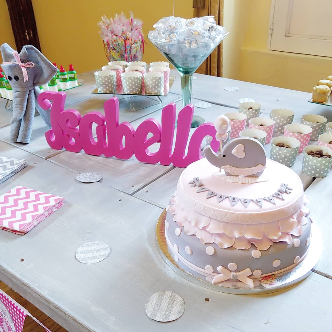 IlesBakery's tweet photo. ¡Feliz baby shower Bere & Marco! ✨ Que la llegada de Isabella sea maravillosa 💕 Gracias por su pedido 😊 #ilesbakery 💖 #babyshower #pasteldebabyshower #pasteldefondant https://t.co/w0ViFc6l0u